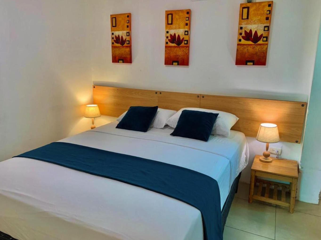 Hotel Casa Latina Манта Экстерьер фото